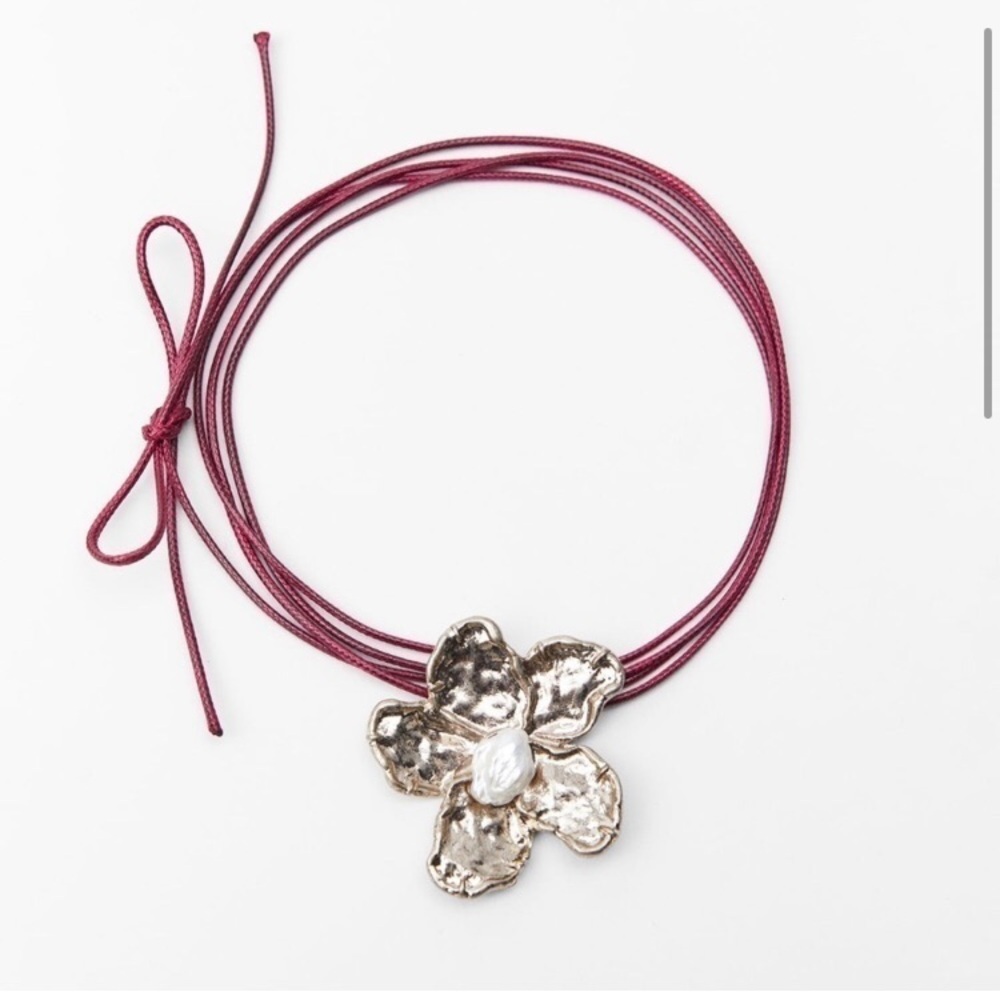 FLASH SALE • ZARA • Silver &Pearl Flower Necklace (or Choker) w/ Adjustable Cord - Picture 3 of 10